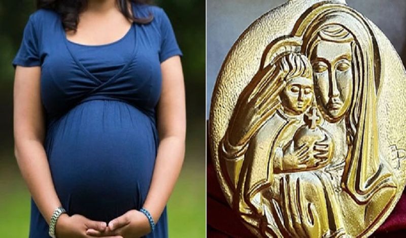 अगर महिला ने 6 बच्चों को जन्म दिया है तो उसे सिल्वर मेडल दिया जाता है। आपको जानकर हैरानी होगी कि इन महिलाओं को मेडल के अलावा भी कई सुविधाएं दी जाती है। 