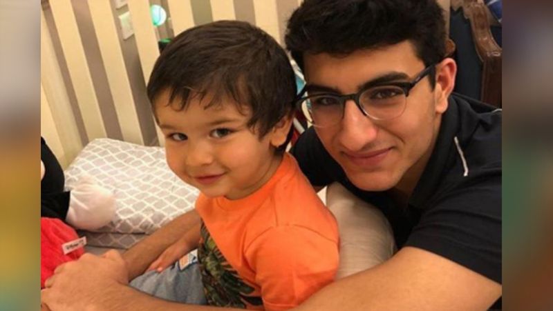 तैमूर प्ले स्कूल जाते हैं। किड जिम कम स्कूल की 3 महीने की फीस 15,000 रुपए है यानी हर महीने का चार्ज 5,000 रुपए है। खास बात ये है कि बच्चों के इस स्कूल में वीक में महज एक दिन की क्लास लगती है। यहां बच्चों के खेलने और सीखने के लिए काफी सारे इक्यूप्मेंट्स हैं। फिलहाल स्कूल बंद है।