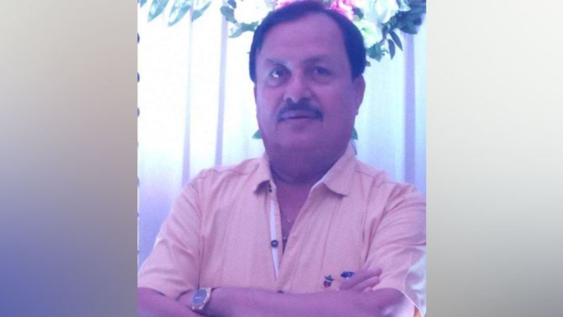 अशोकभाई बेटी की शादी की तैयारियों के बीच मायूस से दिख रहे थे।