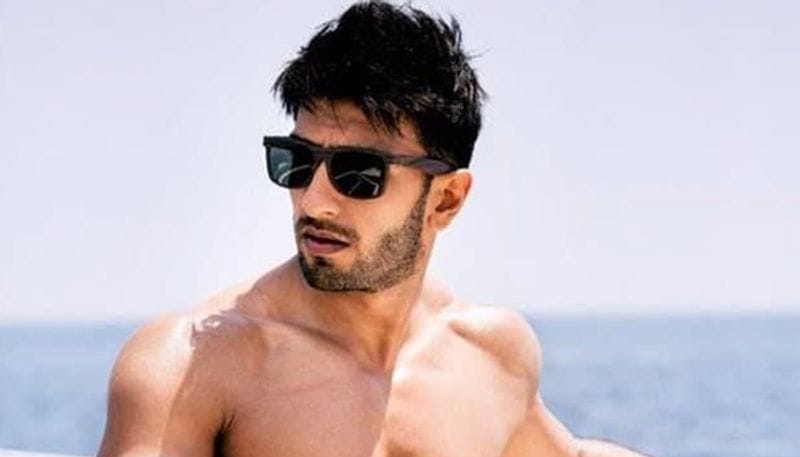 Hrithik Roshan to Tiger Shroff : Actors with fittest, hottest beach bodies-SYT