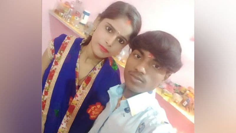 (अर्जुन और चांदनी की शादी के बाद की तस्वीर )
गुरुवार को दिल्ली पुलिस चांदन के गांव पहुंची। इस हत्याकांड ने दहशत फैला दी है।
