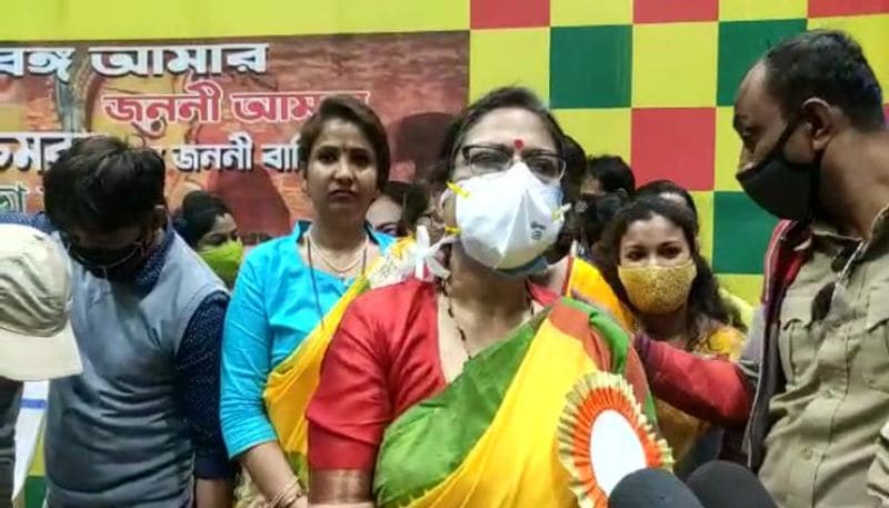 Trinamool Congress MP Kakoli Ghosh Dastidar said in a tweet, “It now appears that the role of @BJP4Bengal State President has been merely reduced to that of venom-spitting”.
