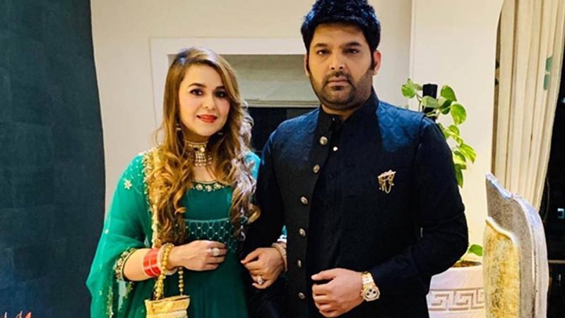बता दें कि कपिल को जब गिन्नी से प्यार हुआ था तब उनकी मां बेटे का रिश्ता लेकर गिन्नी के घर गई थीं, लेकिन गिन्नी की पिता ने मना कर दिया था। इसके बाद कपिल के हालात कुछ ऐसे बने कि उन्होंने भी गिन्नी से रिश्ता तोड़ दिया था। हालांकि कपिल ने नाम, काम और फेम कमाया तो उन्हें उनका प्यार मिल ही गया।