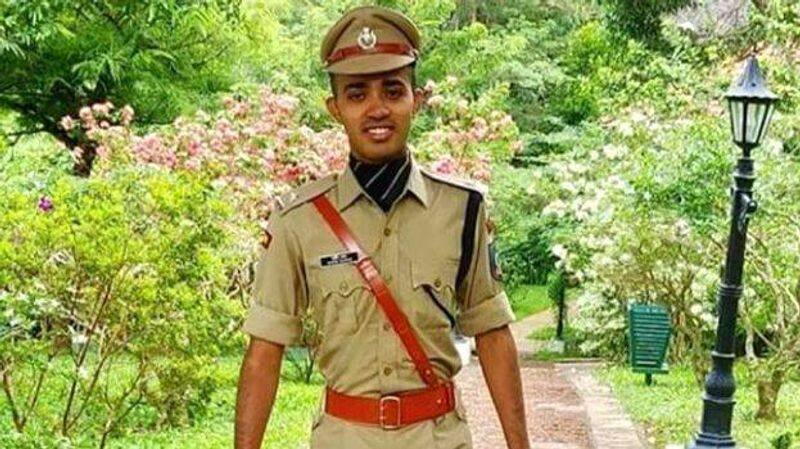 you must know about youngest IAS IPS success story on Indian youth Day 2021 kpt