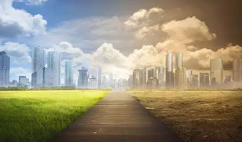 साल 2020 में दुनिया ख़त्म होने की बात कई बार सामने आई। जब कभी अंतरिक्ष से कोई उल्कापिंड पृथ्वी के नजदीक से गुजरने वाला था, तब-तब पृथ्वी के खत्म होने की अफवाह उड़ी। हालांकि, अभी तक ये सारी अफवाहें गलत ही साबित हुई है। 