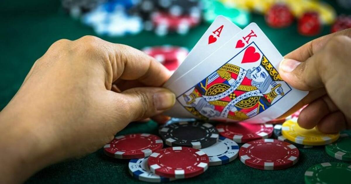 குடும்பங்கள் சீரழிவதை இன்னும் எத்தனை நாட்களுக்கு வேடிக்கைப் பார்த்துக் கொண்டிருக்கப் போகிறோம்? ராமதாஸ் வேதனை.!