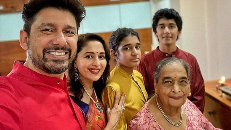माधुरी ने हाल ही में पति राम नेने के साथ अपनी 21वीं मैरिज एनिवर्सरी सेलिब्रेट की थी। माधुरी अक्सर पति और दोनों बेटों के साथ इंस्टाग्राम पर फोटो शेयर करती रहती हैं। माधुरी और राम नेने के दो बेटे हैं आरिन और रियान। माधुरी अपनी फैमिली के साथ कभी किचन गार्डन तो कभी एक्सरसाइज करते हुए वीडियो शेयर करती हैं।