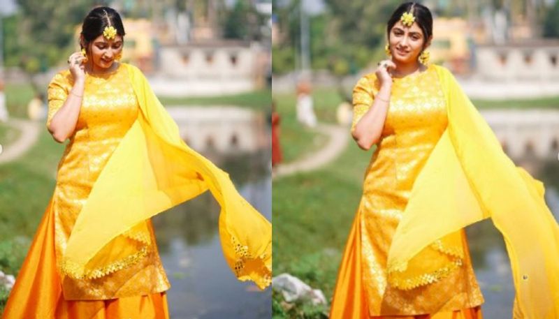 শাড়ি, সালোয়ারে তিনি যতখানি সুন্দর ততটাই ওয়েস্টার্ন পোশাকেও তাঁকে সুন্দর দেখায়।