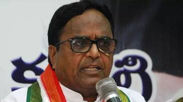 Former minister Ponnala Lakshmaiah meets KCR in Hyderabad lns Former minister Ponnala Lakshmaiah meets KCR in Hyderabad lns