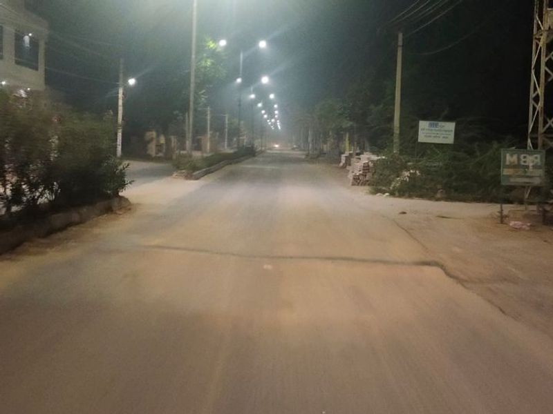 पंजाब, हरियाणा और चंडीगढ़ में सोमवार को कोहरा छाया रहा। मौसम विभाग के मुताबिक आज पंजाब में अमृतसर, लुधियाना और पटियाला में तापमान में गिरावट देखी जा सकती है।