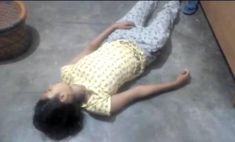 सुसाइड नोट में लड़की ने लिखा है कि सेना की वर्दी और तिरंगे के बैज का उसका सपना सच नहीं होगा क्योंकि वह इस दुनिया से जा रही है।