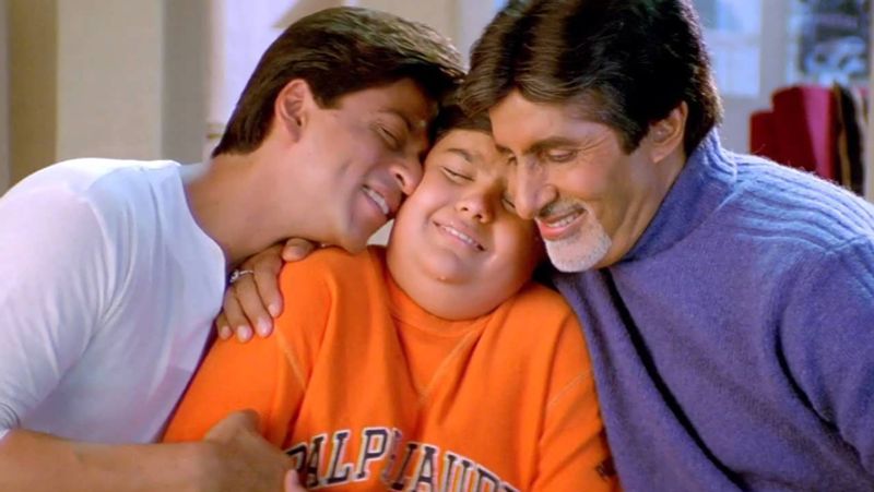 करन ने आगे लिखा- 'मुझे लगता था कि शूटिंग के दौरान ऋतिक को किसी न किसी की जरूरत होती थी पर अमिताभ और जया बच्चन उनसे बात नहीं करते थे। शाहरुख ने भी उनसे दूरी बना ली थी और काजोल तो पहले से ही एसआरके के साथी थी।'