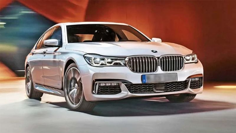 इसके अलावा प्रियंका के पास BMW 7 series कार भी है। यह कार कम्फर्ट इंटिरियर्स, लेदर सीटिंग, इंफोटेनमेंट टचस्क्रीन ऑप्शन और पूरी सेफ्टी एयरबैग के साथ आती है। इस मॉडल की कार 2.45 करोड़ की कीमत की है।