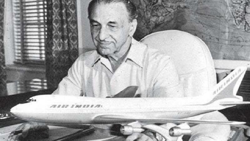 शुरुआती दौर में टाटा एयरलाइन्स मुंबई के जुहू के पास एक मिट्टी के मकान से संचालित होता था। वहा एक मैदान था, जिसका इस्तेमाल 'रनवे' के रूप में किया जाता था। दूसरे विश्व युद्ध के दौरान विमान सेवाएं रोक दी गईं। इसके बाद 29 जुलाई 1946 को टाटा एयरलाइन्स 'पब्लिक लिमिटेड' कंपनी बन गई और उसका नाम 'एयर इंडिया लिमिटेड' रखा गया।