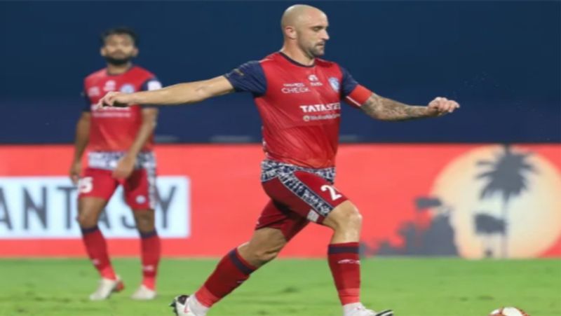 बता दें कि रणबीर के पास मुंबई सिटी एफसी नाम की एक फुटबॉल टीम है जो हीरो इंडियन सुपर लीग 2020 में खेल रही है और उसका जमशेदपुर एफसी के साथ कल मैच हुआ। 