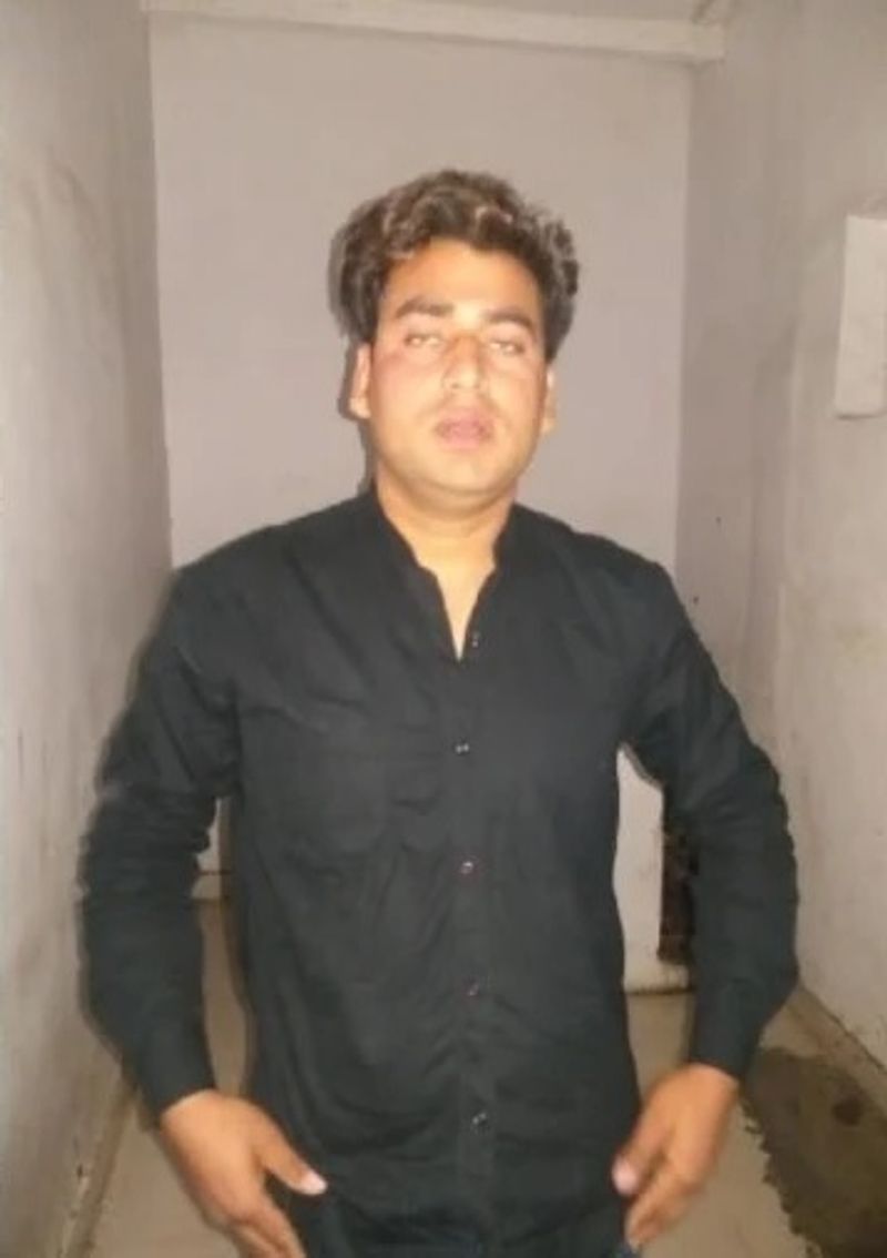गोली की आवाज सुनकर पारुल की मां व आसपास के लोग दौड़कर मौके पहुंचे, जहां पारुल का शव जमीन पर पड़ा था। आशीष ने पुलिस को फोन करके वारदात की जानकारी दी।
