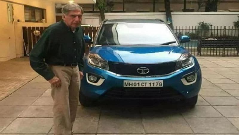 टाटा नेक्सन (Tata Nexon) टाटा मोटर्स की सब-कॉम्पैक्ट एसयूवी कार है। यह सब-4 मीटर सेगमेंट में सबसे ज्यादा बिकने वाली एसयूवी में से एक है। टाटा को पिछले कुछ समय से नीले रंग की डीजल इंजन नेक्सन से सफर करते हुए देखा गया है। कार दो इंजन ऑप्शन के साथ उपलब्ध है। यह 1.2 L टर्बोचार्ज्ड रेवोट्रॉन पेट्रोल और 1.5 L रेवोटॉर्क डीजल इंजन में उपलब्ध है।