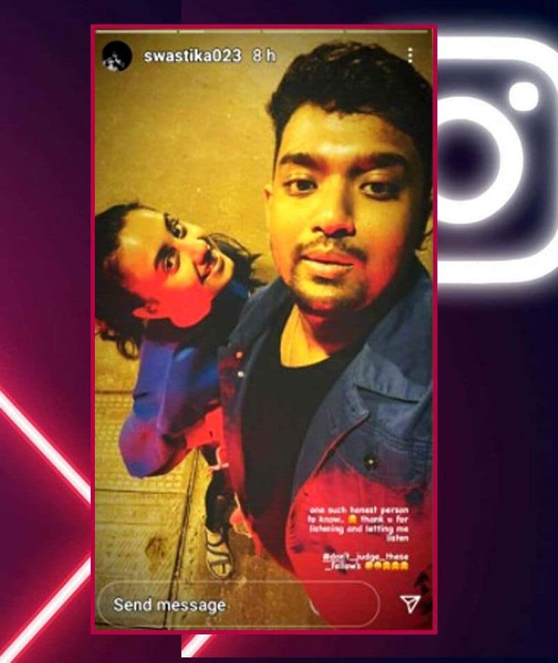 তবে পুরো বিষয়টা নিয়ে স্পিকটি নট শোভন ও স্বস্তিকা। প্রেমের আগুন দুই তরফেই বেশ জ্বলজ্বল, তা বারেবারে স্পষ্ট।