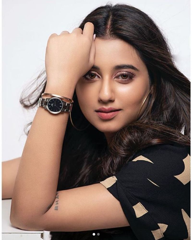 চরিত্রকে ফুটিয়ে তুলতে প্রতিনিয়ত লুকস নিয়ে এক্সপেরিমেন্ট করে চলেছেন স্বস্তিকা।