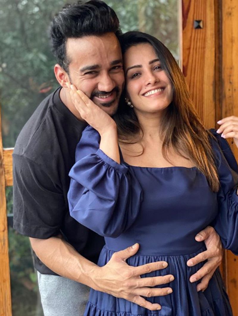 Kareena Kapoor to Anushka Sharma to Gigi Hadid : Celebrities who aced maternity fashion like a pro-SYT