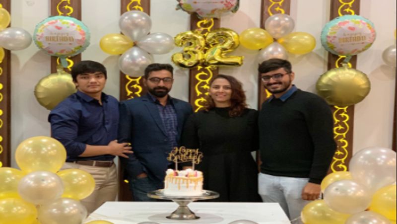 भारतीय महिला पहलवानी को अलग पहचान दिलाने वाली गीता फोगाट ने 15 दिसंबर को अपना जन्मदिन मनाया। इस दौरान वह अपनी बहन, पति और बच्चे के साथ बर्थडे सेलीब्रेट करती नजर आईं।