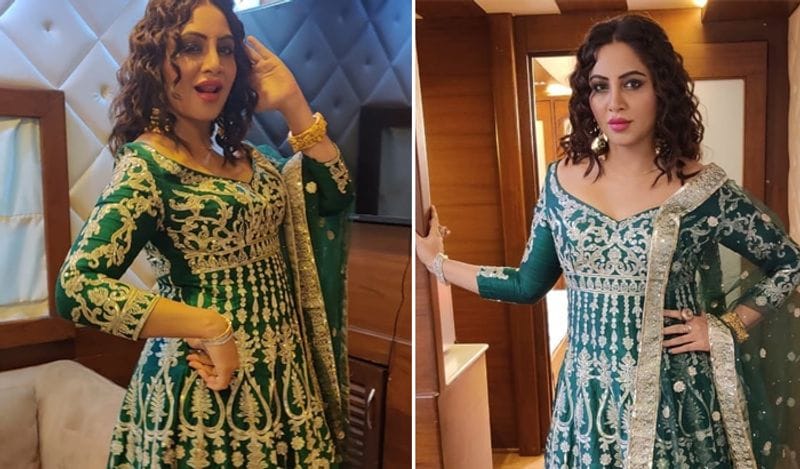 According to Etimes, a show titled ‘Aayenge Tere Sajna (Season 1 with Arshi Khan). The reality show will be hosted by Rahul Mahajan, who has been part of a Swayamvar in the past. 