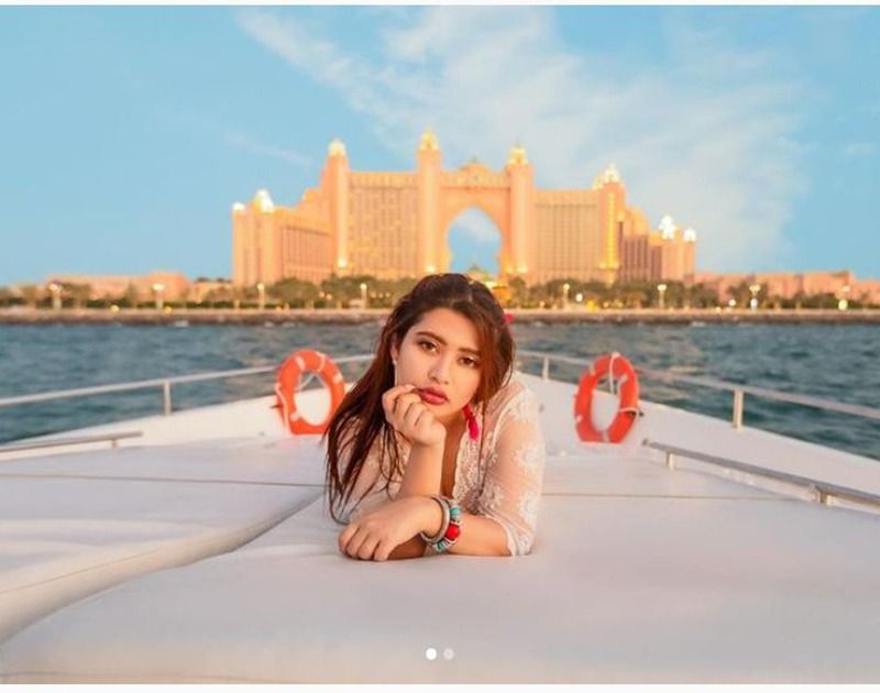 <p>বর্তমানে এনার হট লুকেই বুঁদ ভক্তমহল, কবে পাওয়া যাবে তাঁকে পর্দায়, অপেক্ষায় দিনগুনছে ফ্যানেরা। <br />
</p>