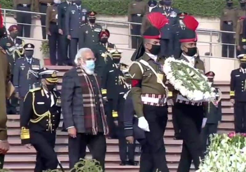 The inaugural event was held at the National War Memorial (NWM) in New Delhi which will was attended by Prime Minister Narendra Modi. On his arrival, the Prime Minister was received by Defence Minister, Rajnath Singh