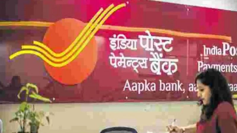 डाकपे (DakPay) ऐप की लॉन्चिंग के दौरान केंद्रीय मंत्री रविशंकर प्रसाद ने कहा कि कोरानावायरस महामारी के चलते लगाए गए लॉकडाउन के दौरान इंडिया पोस्ट पेमेंट्स बैंक (IPPB) ने डोरस्टेप फाइनेंशियल सर्विसेस मुहैया कराई है। इसके अलावा पोस्टल सेवाएं भी दी गई हैं। केंद्रीय मंत्री ने कहा कि डाकपे ऐप की लॉन्चिंग से इंडिया पोस्ट की विरासत आगे बढ़ी है। (फाइल फोटो)