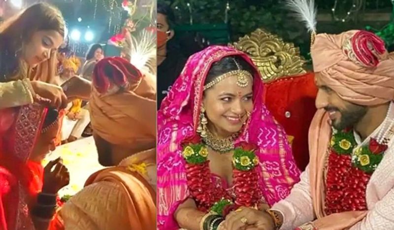 शादी से पहले एक इंटरव्यू में पुनीत ने कहा था कि 'ये मिक्स इमोशंस हैं। निधि और वो नॉर्मल होने की हरसंभव कोशिश कर रहे हैं, लेकिन हर आधे घंटे बाद वो अपने दिमाग में भावनाओं का एक तूफान महसूस करते हैं। वो शादी कर रहे हैं और उन्होंने निधि से इस बारे में बात कर ली है। अपनी सबसे अच्छी दोस्त से शादी करने से अच्छा कुछ हो ही नहीं सकता।'