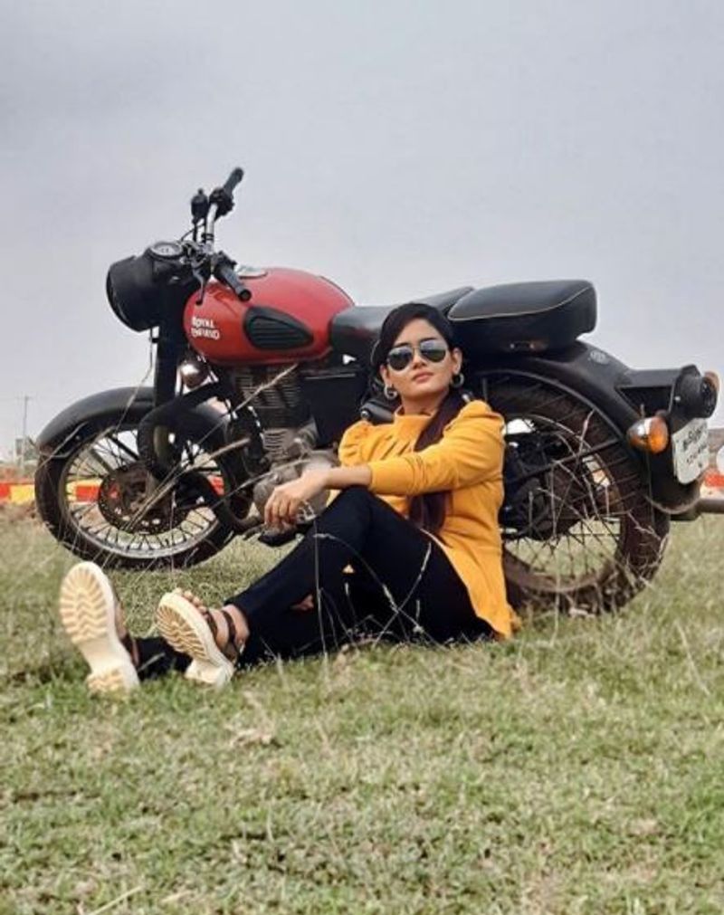 eramana rojave sai gayatri latest modern dress photo