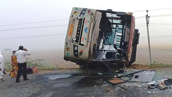private bus met accident at Guntur private bus met accident at Guntur