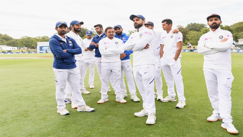 17 दिसंबर से इंडिया-ऑस्ट्रेलिया टेस्ट मैच की शुरुआत हो रही है। मयंक अग्रवाल के साथ पृथ्वी शॉ ओपनिंग का जिम्मा संभालेंगे। वहीं साहा को विकेटकीपर की भूमिका में रखा गया है, जबकि उमेश यादव तीसरे तेज गेंदबाज होंगे।