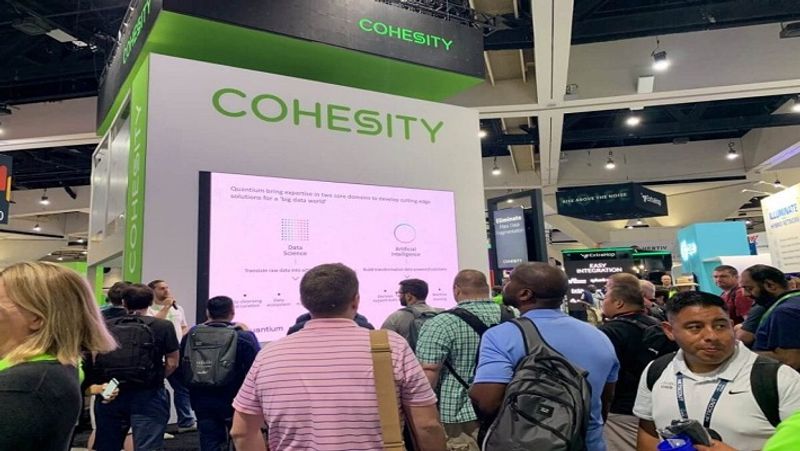 अमेरिका के कैलिफोर्निया (California) स्थित टेक्नोलॉजी कंपनी कोहेसिटी (Cohesity) ने आईआईटी से सॉफ्टवेयर इंजीनियर और रिसर्च इंजीनियर के तौर पर काम करने के लिए ग्रैजुएट्स को हायर किया है। यह कंपनी भी 1 करोड़ से ज्यादा का पैकेज दे रही है।