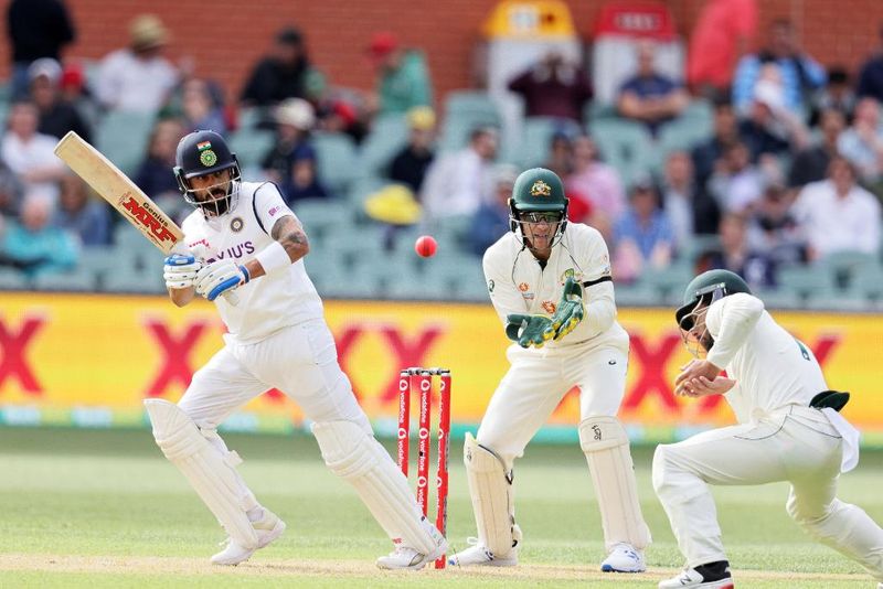 ప్రస్తుతం ఉన్న ప్లేయర్లలో విరాట్ కోహ్లీకి మాత్రమే డే నైట్ టెస్టుల్లో మెరుగైన రికార్డు ఉంది. బంగ్లాతో జరిగిన టెస్టు మ్యాచ్లో 136 పరుగులు చేసిన విరాట్, ఆస్ట్రేలియాతో జరిగిన ఆడిలైడ్ టెస్టు మొదటి ఇన్నింగ్స్లో 74 పరుగులు చేసి రనౌట్ అయ్యాడు...