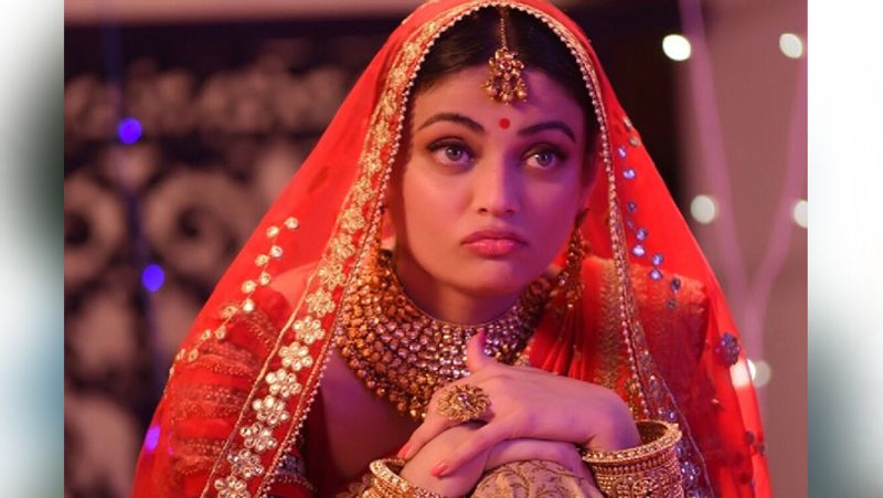 वैसे आपको बता दें कि स्नेहा करीब 3 साल तक एक गंभीर बीमारी से जूझती रही। कुछ साल एक पॉपुलर वेबसाइट को दिए इंटरव्यू में स्नेहा ने बताया था कि वो ऑटोइम्यून डिसऑर्डर से पीड़ित थीं, जो ब्लड रिलेटेड बीमारी है। इसकी वजह से वो बेहद कमजोर हो गई थीं और आधे घंटे से ज्यादा अपने पैरों पर खड़ी तक नहीं रह पाती थीं। यही वजह थी कि वो लंबे समय तक फिल्मों में नजर नहीं आईं।