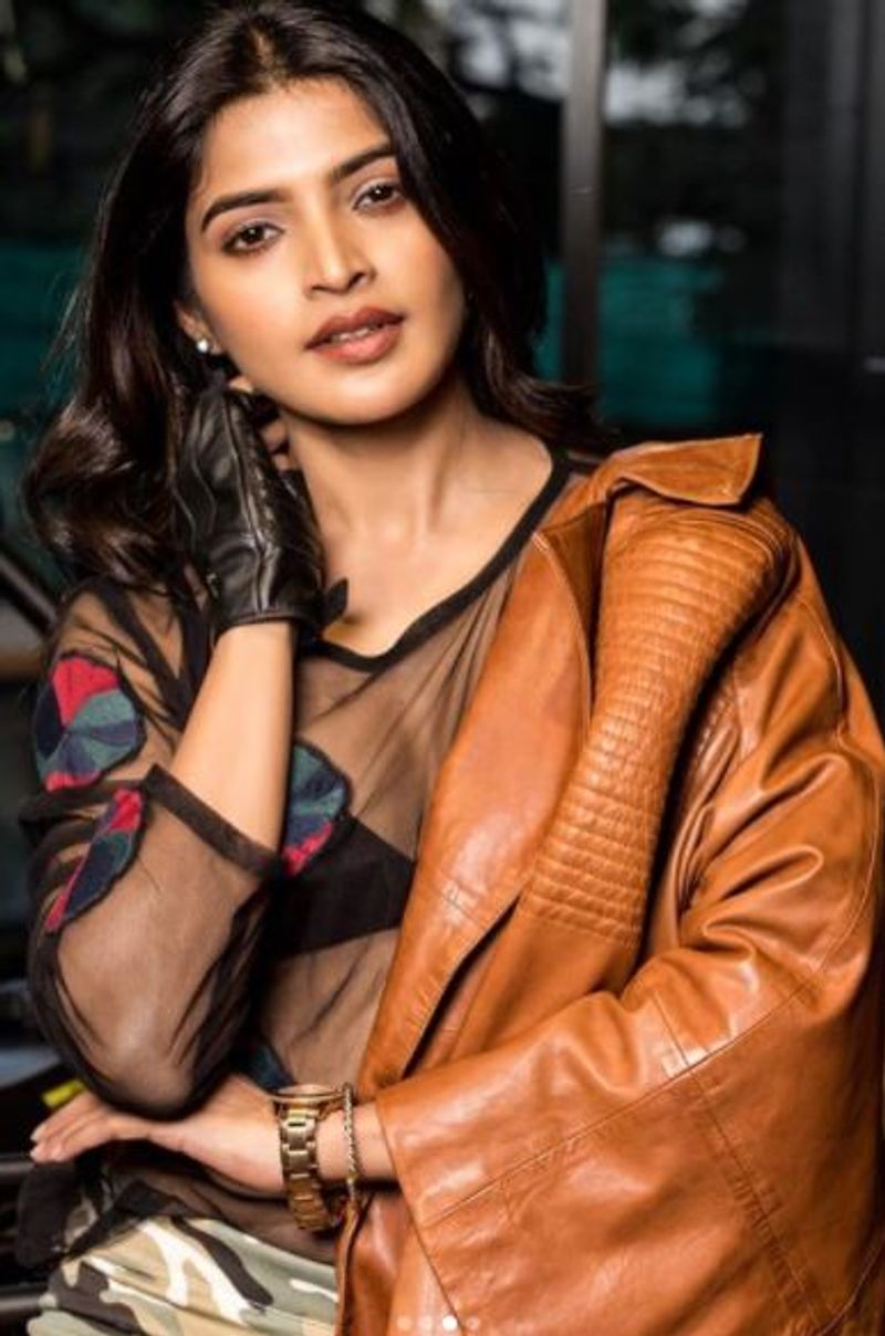 sanchita shetty over load hot photo gallery
