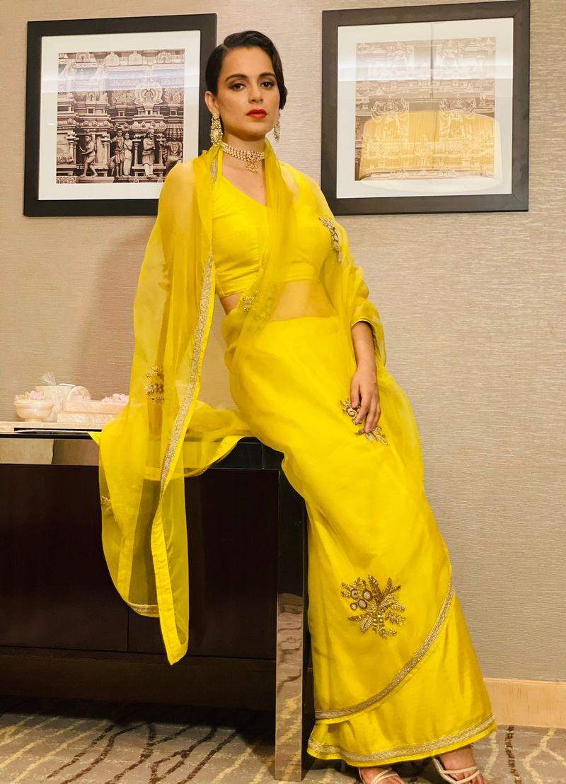 এর কিছুদিনের মধ্যেই তার হিন্দি ট্রান্সলেশন তৈরি করেন আশিসবাবু। যার মুখবন্ধ লেখার অনুরোধ করেছিলেন তিনি কঙ্গনা রানাওয়াতকে।