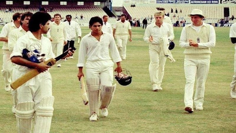 हालांकि हर क्रिकेटर की जिंदगी में ऐसा दिन जरूर आता है, जब वह बिना खाता खोले ही पवेलियन लौट जाते हैं। सचिन के लिए भी शुरुआत का समय थोड़ा मुश्किल भरा रहा था, लेकिन कुछ ही समय में उन्होंने अपना लोहा मनवा लिया। 
