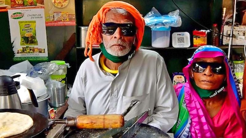 बाबा का ढाबा फेमस होने के बाद बॉलीवुड सेलेब्स के पब्लिक रिलेशंस देखने वाले एक युवा ने खुद को कांता प्रसाद का मैनेजर बना लिया था। बाबा का ढाबा को डिजिटल दुनिया में बने रहने के लिए मदद की जरूरत थी और इस काम में तुशात अदलखा ने उनकी मदद की। बाबा का ढाबा के मैनेजर तुशात अदलखा ने बताया था कि ये काम वो मदद के मकसद से ही कर रहे हैं। 