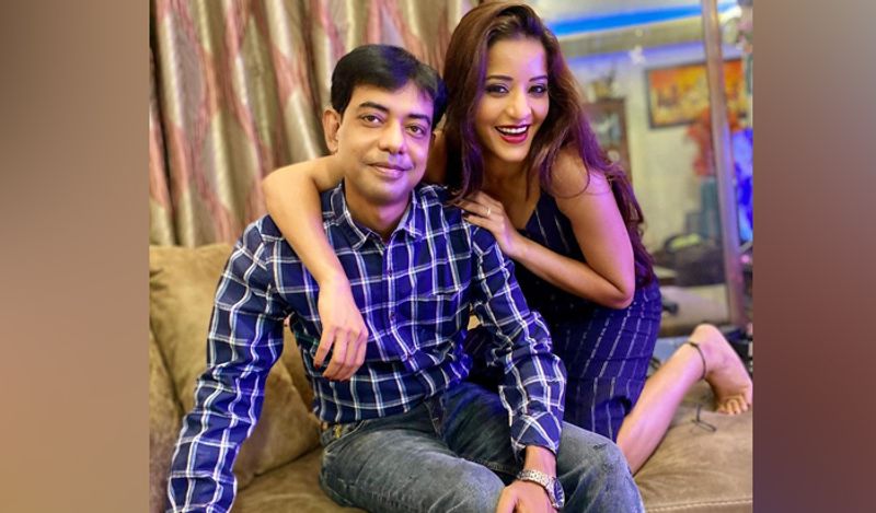 बता दें, मोनालिसा जल्द ही कलर्स के टीवी सीरियल 'नमक इश्क का' में नजर आने वाली हैं। इसमें वो एक बार फिर से नेगेटिव भूमिका प्ले करने वाली हैं। इसमें ईरावती का रोल प्ले करेंगी। 