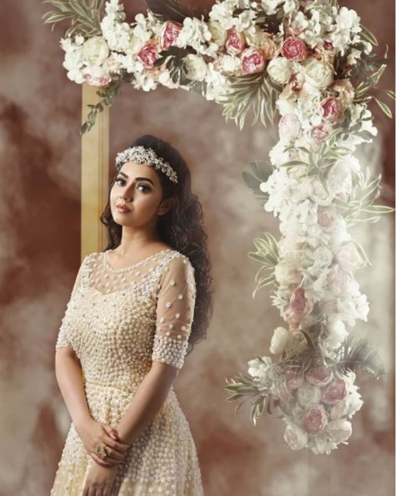 nayagi serial actress vidya pradeep angel look photo shoot