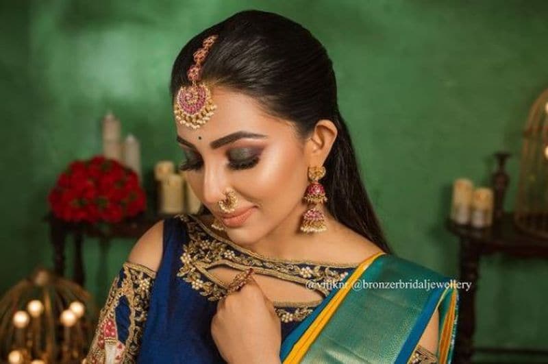 parvathi nair latest saree wear photo gallery