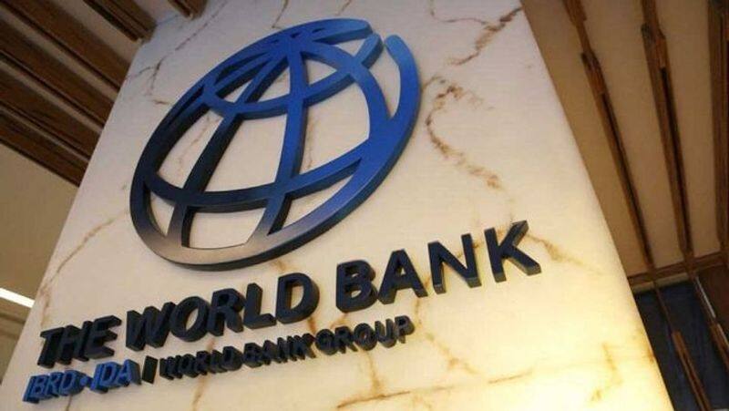 World Bank issues a 2023 global recession warning amid a decline in the economy.