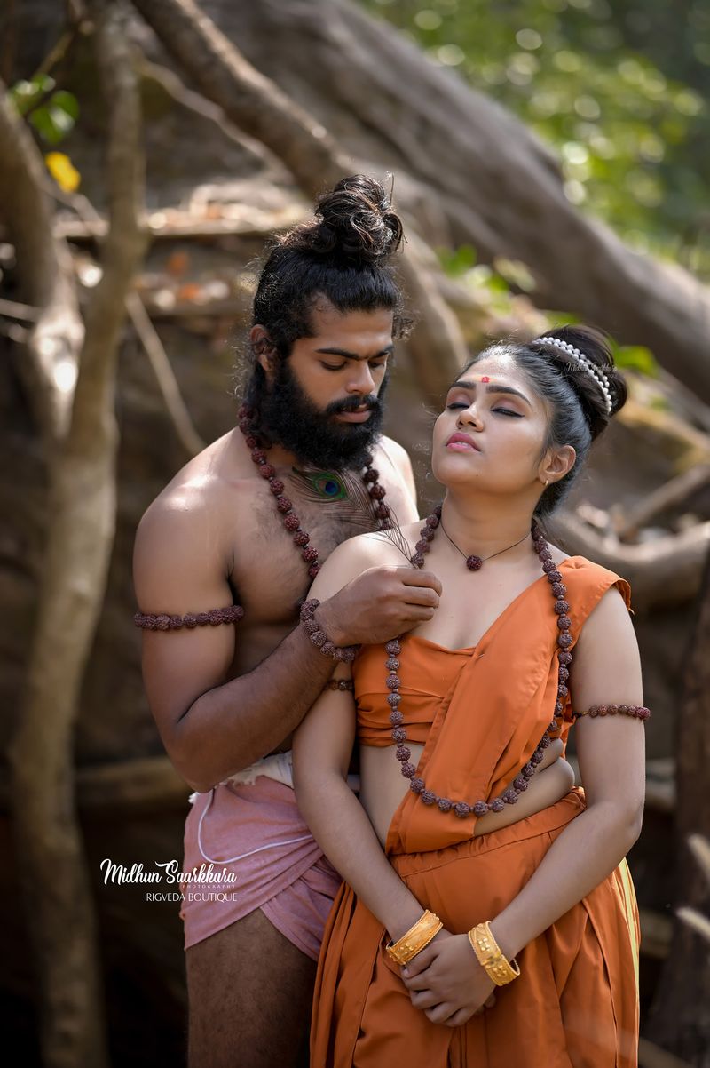 Vaisali and Rishyashrungan viral photo shoot