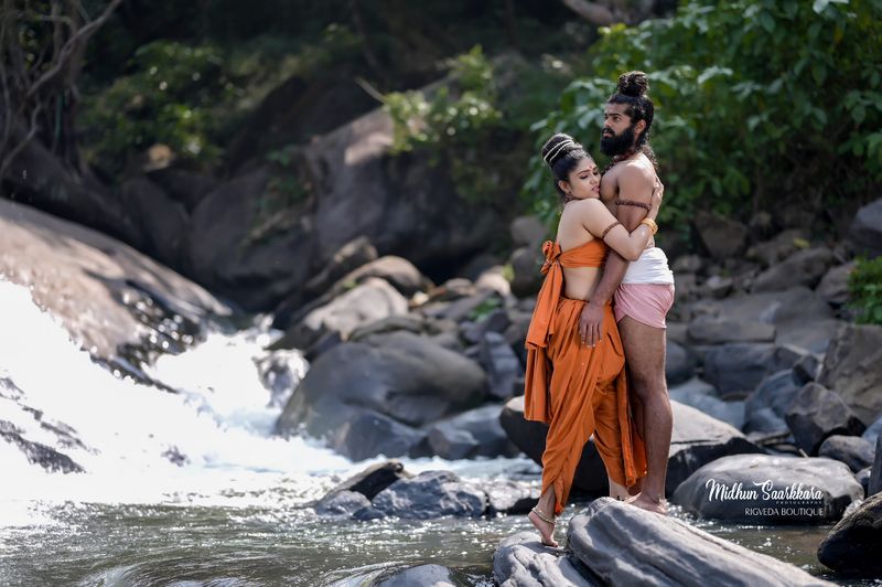 Vaisali and Rishyashrungan viral photo shoot