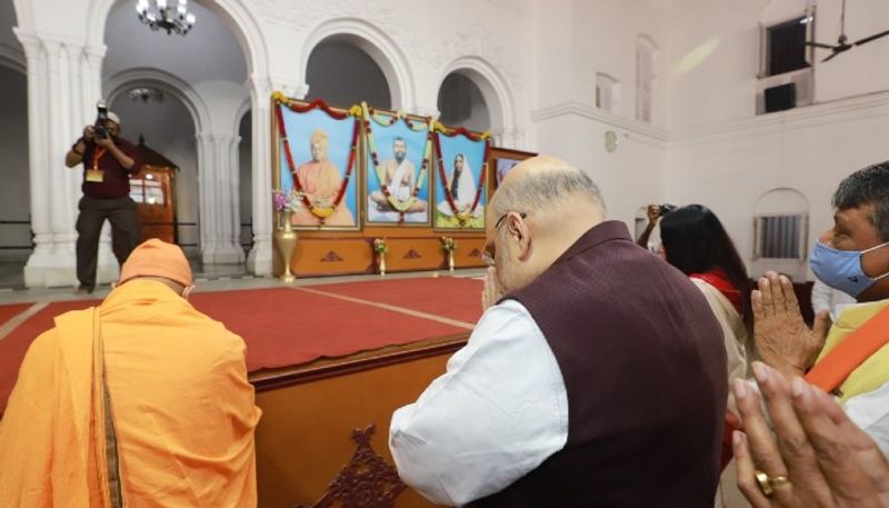 amit shah had lunch in west bengal farmer house with bjp leaders