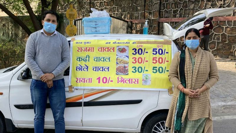 करण जिस सांसद की गाड़ी चलाते थे, उन्होंने सरकारी बंगले के सर्वेंट क्वार्टर में इनके रहने का इंतजाम किया था। चूंकि यह जॉब प्राइवेट थी, इसलिए लॉकडाउन में उन्हें निकाल दिया गया। इस बीच उन्हें अपना सामान किसी की मदद से एक गैरेज में रखना पड़ा और रात यहां-वहां गुजारनी पड़ीं। करीब दो महीने इसी कार में सोए। कभी गुरुद्वारों में लंगर खाया, तो कभी किसी से मदद ली। आगे पढ़ें इसी कपल की सक्सेस कहानी...