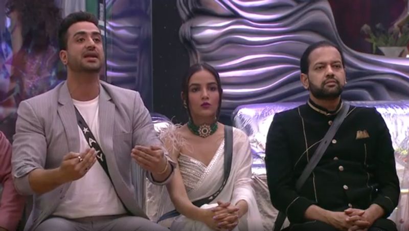इतना ही नहीं सलमान से बात करने के बाद एली, निक्की पर बरस पड़ते हैं। निक्की भी चुप नहीं रहती और वो भी एली गोनी को करारा जवाब देती है।