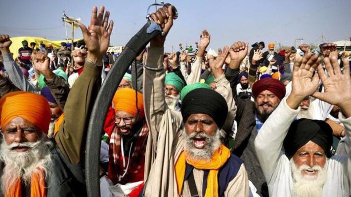 Telecom services disrupted in Punjab after protesting farmers vandalise mobile tower ckm Telecom services disrupted in Punjab after protesting farmers vandalise mobile tower ckm